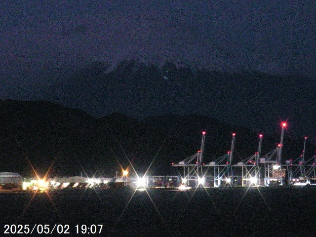 Mt. Fuji seen from Shimizu. 