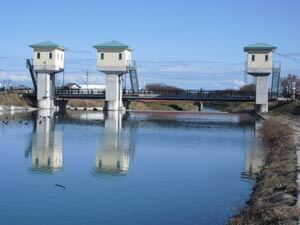 写真：新装の栃山頭首工