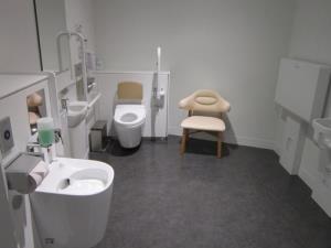 写真：日本平夢テラスの多機能トイレ