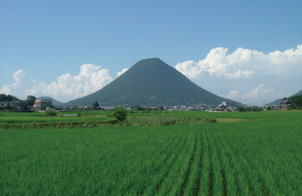 写真：讃岐富士［飯野山］