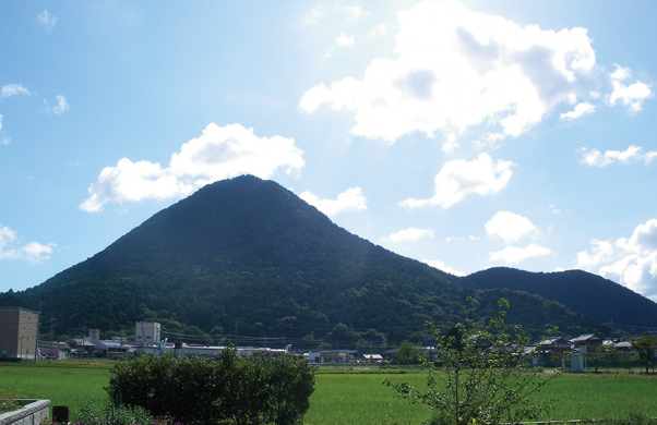 写真：近江富士［三上山］