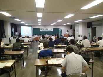 写真：タウンミーティング開催の様子、浜松市天竜