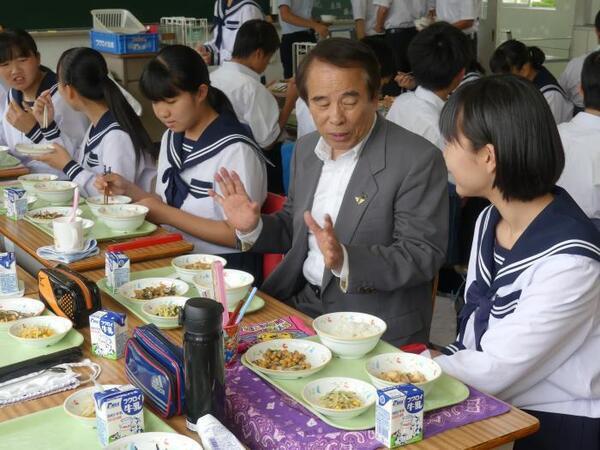 写真：給食の様子