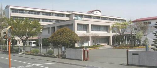 写真：静岡市立高等学校　外観