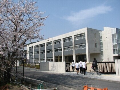 写真：静岡県立遠江総合高等学校　外観