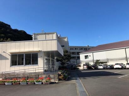 写真：静岡県立伊豆総合高等学校土肥分校　外観