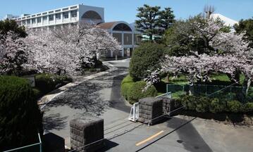 写真：静岡県立三島北高等学校　外観