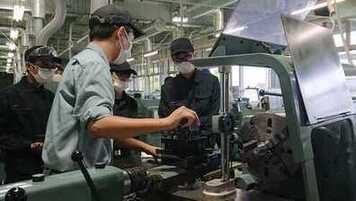 工科短期大学校沼津キャンパス機械・生産技術科での指導の写真