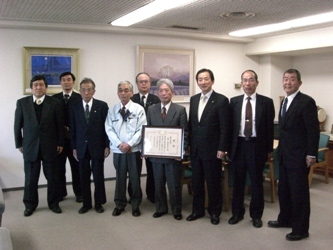 写真：藤枝市長への報告会