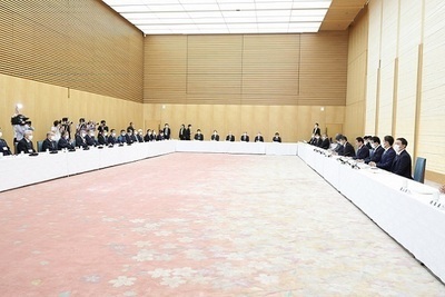 写真：内閣懇談会