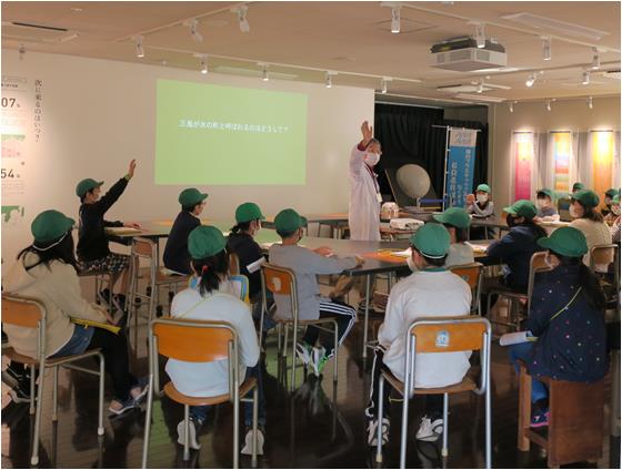 地球家族会議の様子