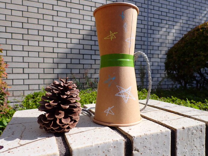 松ぼっくりけん玉づくりのイメージ写真