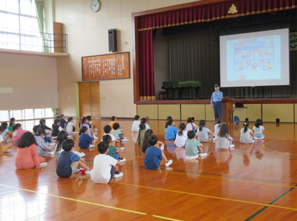 写真：菊川市立河城小学校における防犯教室の様子