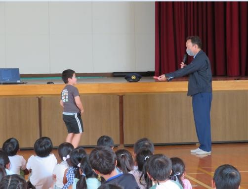 写真：菊川市立小笠東小学校における防犯教室