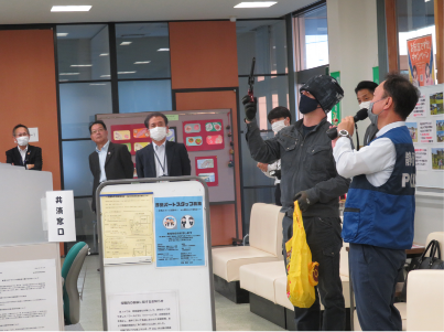 写真：R5.11.13　JA遠州夢咲農協小笠支店おける強盗対処訓練