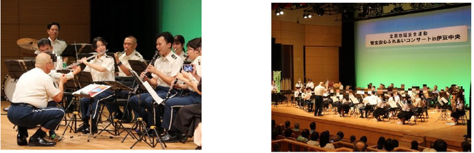 伊豆中央署員による国際電話の利用休止を申し込むブースの設置とともに、音楽隊の演奏を行いました♪　また、演奏の合間にはSNS型投資詐欺防止の寸劇、来場者による指揮体験、韮山中学校の吹奏楽部・伊豆中央署員ととも合同演奏を行いました ♪