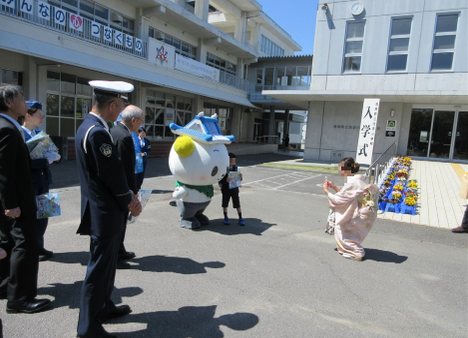 写真：ゆるキャラとの記念撮影