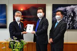 写真:日本維新の会