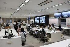 写真:危機管理センター見学の様子
