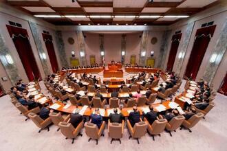 写真：県議会本会議の様子