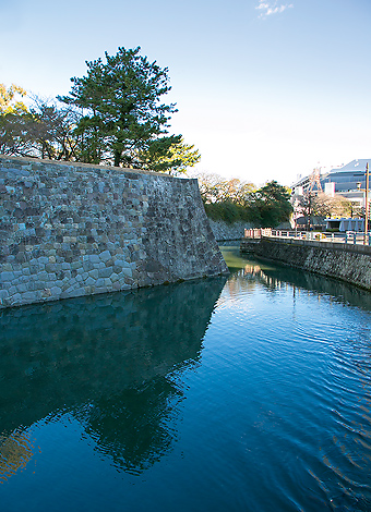 写真:駿府城下の御用水1