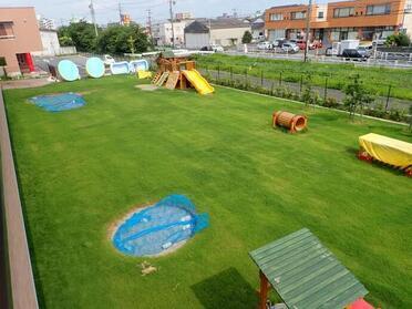 写真:県内保育園の園庭