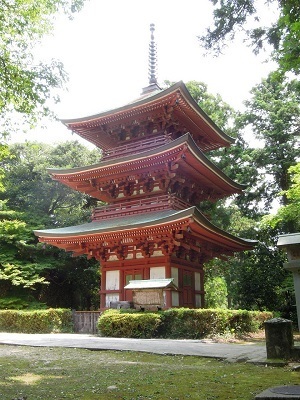 写真：油山寺三重塔