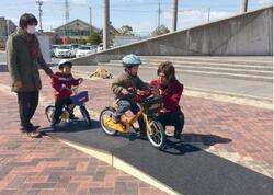 写真：「自転車初乗り教室」の様子