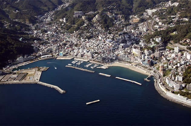 写真:熱海港