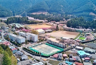 写真：静岡県立川根高等学校　外観