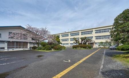 写真：静岡県立清水西高等学校　外観