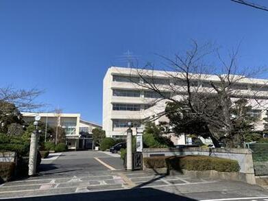 写真：静岡県立静岡高等学校　外観