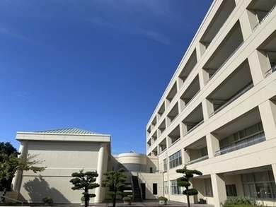 写真：静岡県立静岡城北高等学校　外観