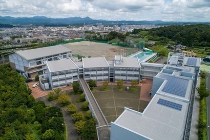 写真：静岡県立掛川東高等学校　外観