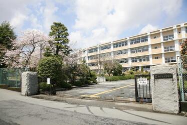 写真：静岡県立御殿場高等学校　外観2