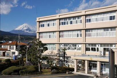 写真：静岡県立裾野高等学校　外観