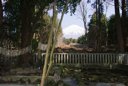 写真：山宮浅間神社から望む富士山