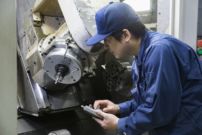 写真：機械操作の様子1