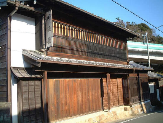 写真：日坂宿川坂屋と旧街道筋の風景写真