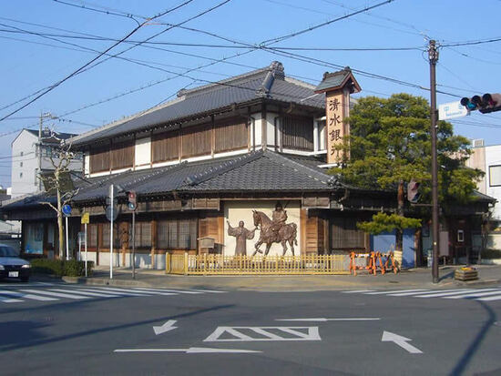写真：掛川旧東海道の清水銀行の風景写真