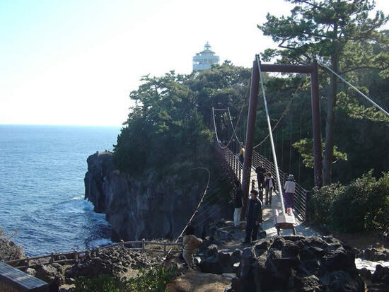 写真：城ヶ崎と門脇吊橋