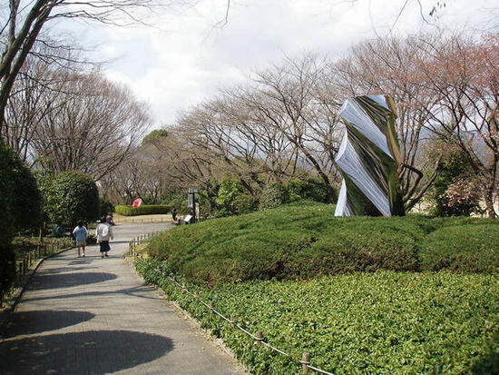 写真：県立美術館プロムナードの風景写真