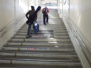 写真：沼津駅の階段