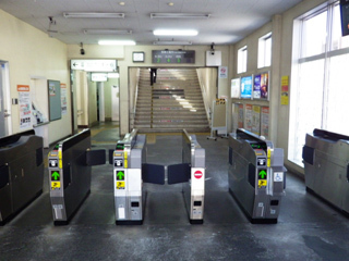 写真：沼津駅の改札口