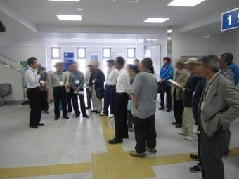 写真:視察の様子3