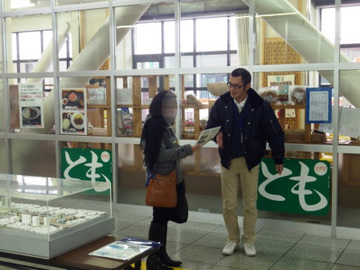 写真：沼津駅前まちかどトークの様子3