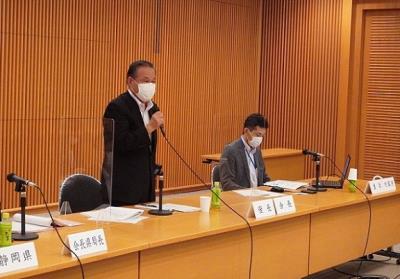 写真:藪田議長(会長)