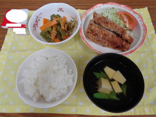 写真:給食紹介2