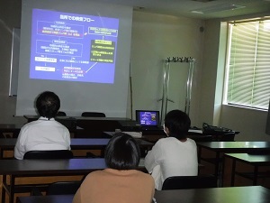 写真:所内研修の様子2