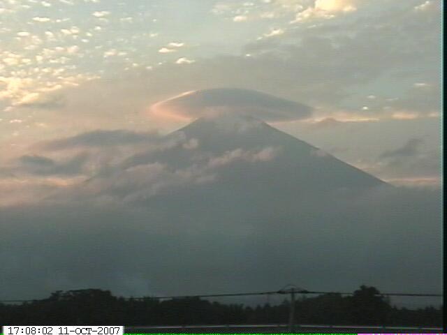 写真：御殿場から望む富士山